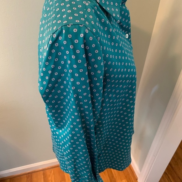 Foxcroft NYC teal polka dot cotton shirt, size 12P.. - Picture 4 of 8
